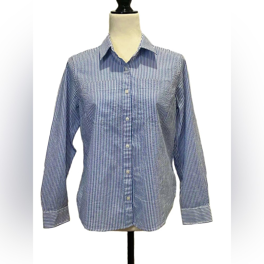 Vintage L.L. Bean Blue and White Stripe Seersucker Long Sleeve Button Up Shirt